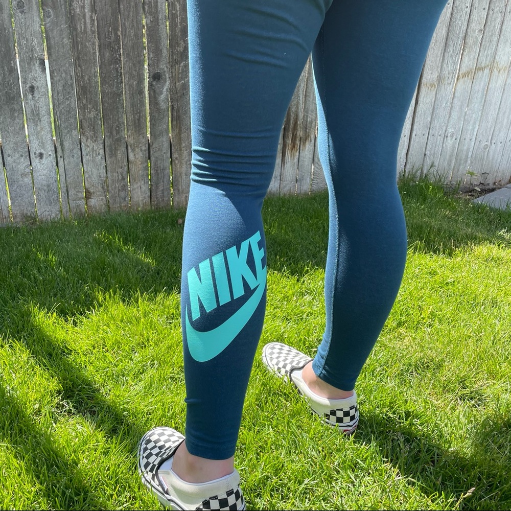 Nike Leg-A-See Leggings